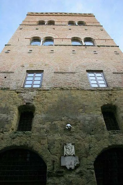 Hotel La Torre Nomipesciolini San Gimignano Affittacamere